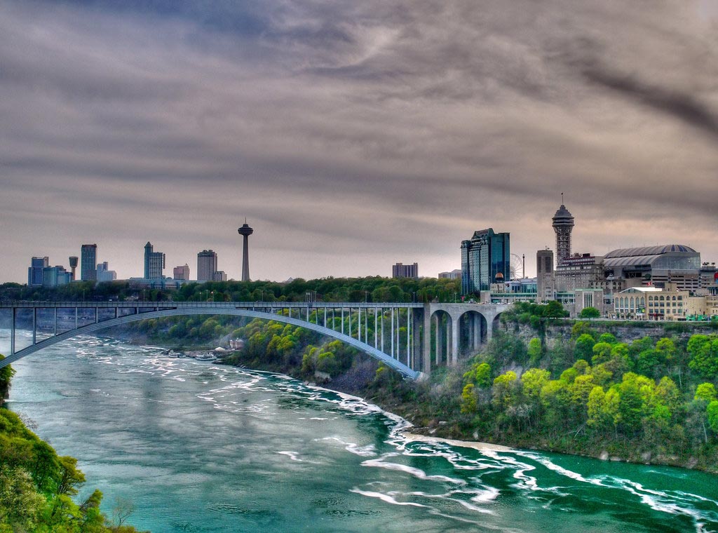 LED Streetlights Installed in Niagara Falls